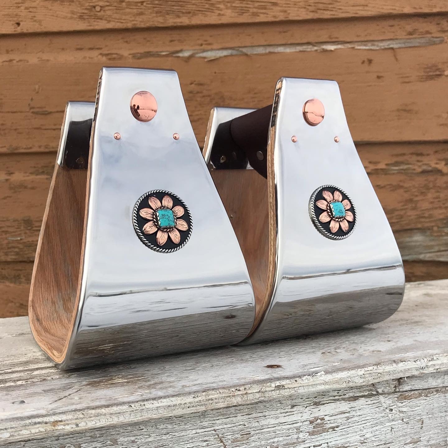 STAINLESS STIRRUPS WITH TURQUOISE FLOWER CONCHO